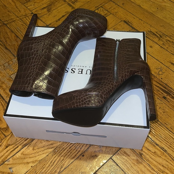 Guess Women Dressy BOOTIES - Picture 5 of 6